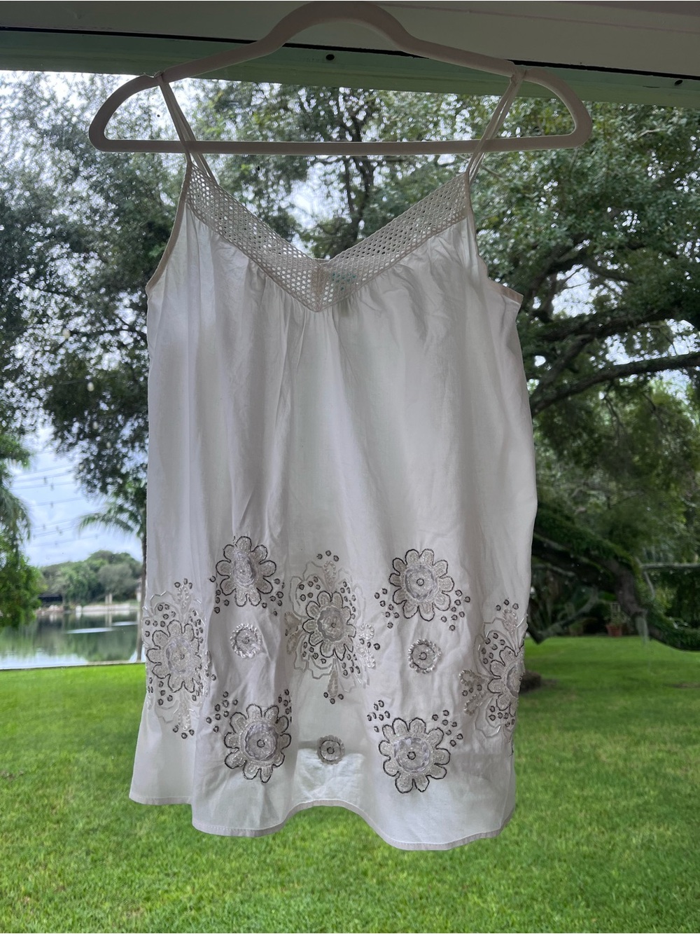 Hollister white embellished top 100 % cotton size medium